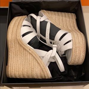 9.5 SAINT LAURENT ESPADRILLES